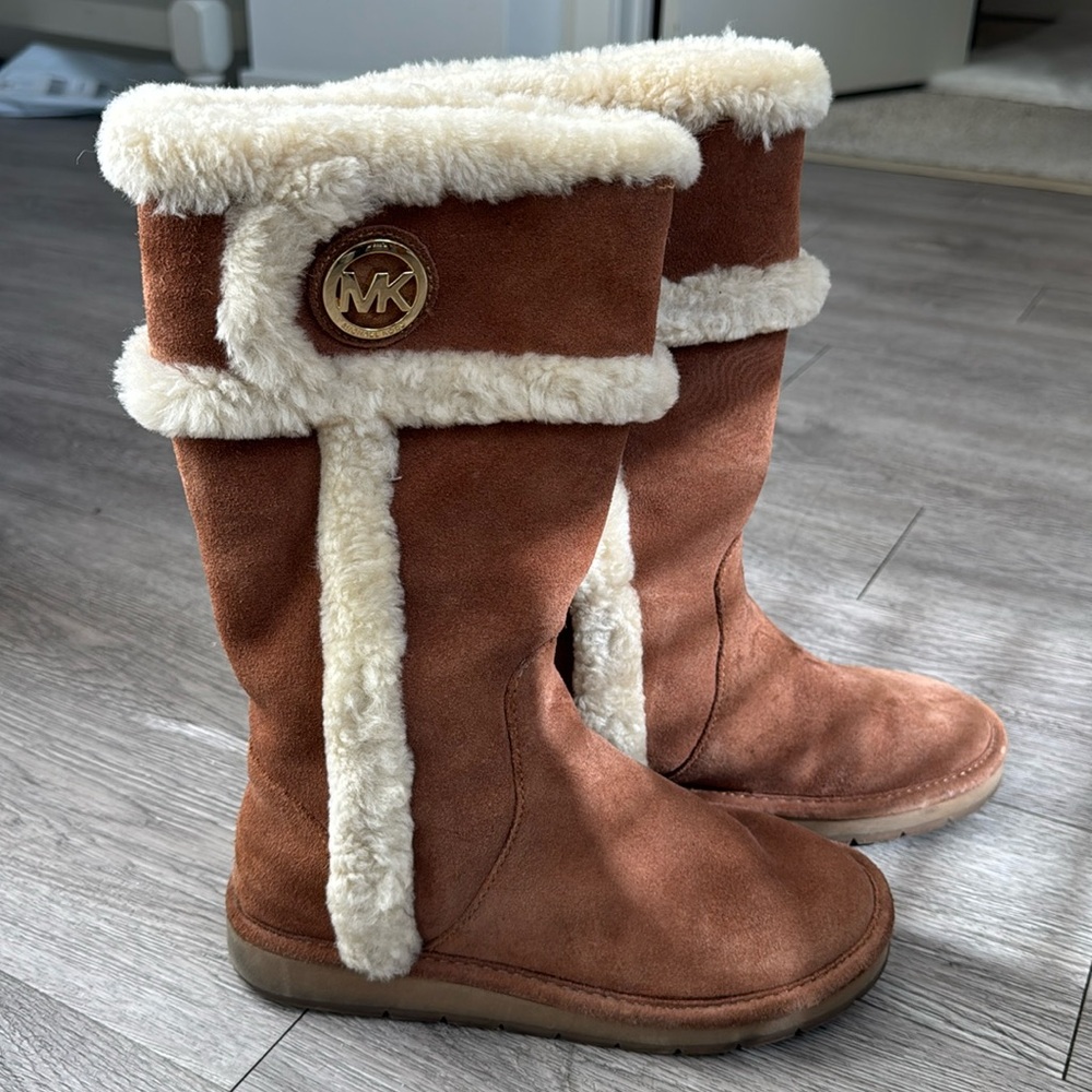 Micheal Kors Boots